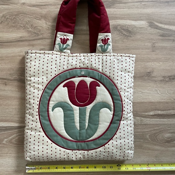 ✨ Cottagecore Folklore Era Quilted Tulip Floral Tote Bag - Picture 9 of 11